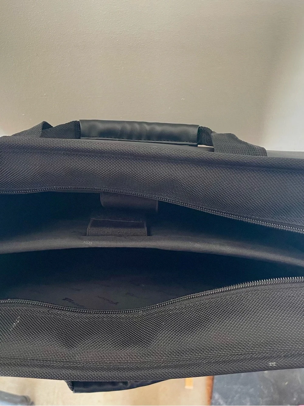 Black Targum Laptop & Briefcase - Professional Shoulder Bag W Adj Strap